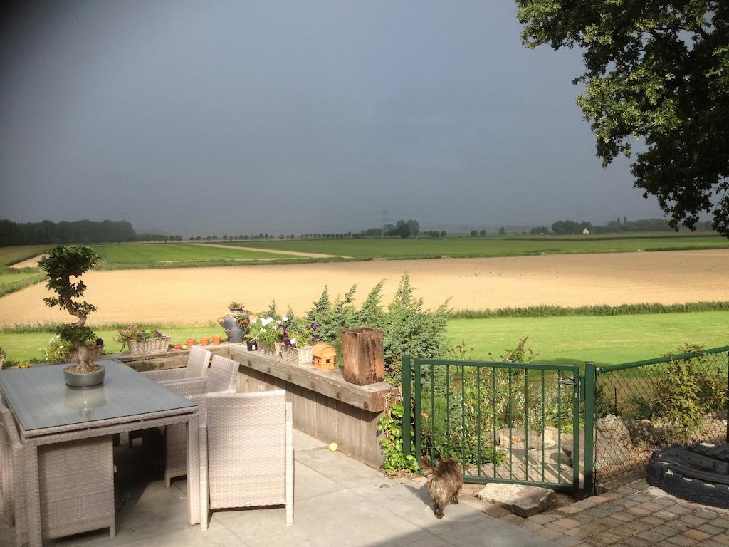 B&B Op De Brabantse Wal Halsteren Exterior foto