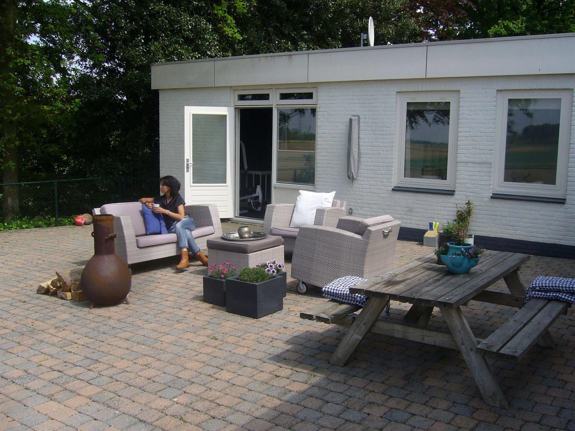 B&B Op De Brabantse Wal Halsteren Exterior foto